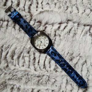 💗5/$25💗 Gossip Quartz Wristwatch Blue Leopard Print Band
